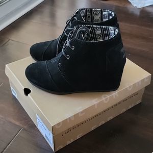 𝅺TOMS Desert Wedge